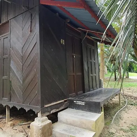 Chalet Kampong Semawar Kuala Kangsar Exterior photo