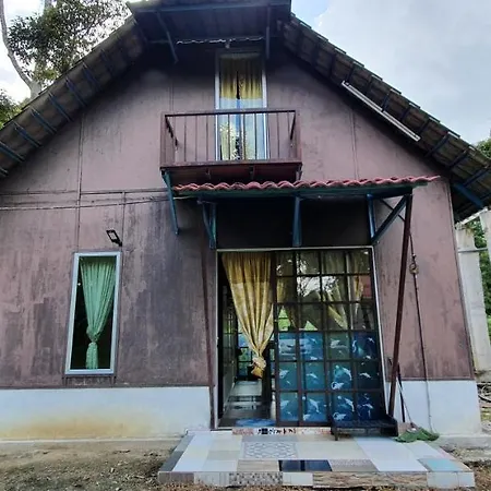 Chalet Kampong Semawar Kuala Kangsar Exterior photo