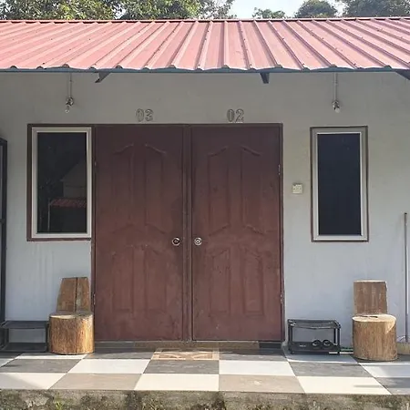 Chalet Kampong Semawar Kuala Kangsar Exterior photo
